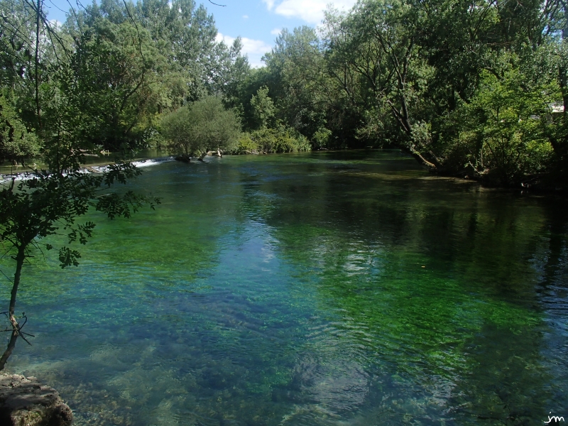 La Sorgue (rivière) au début du chemin noir